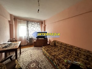 Apartament 3 camere decomandat de vanzare Alba Iulia zona Cetate - imagine 2