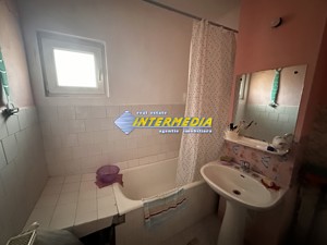 Apartament 3 camere decomandat de vanzare Alba Iulia zona Cetate - imagine 8