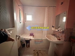 Apartament 3 camere decomandat de vanzare Alba Iulia zona Cetate - imagine 7