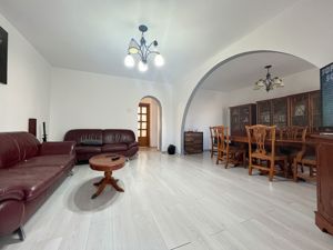 Apartament cu 5 camere, Zona Lipovei - imagine 5