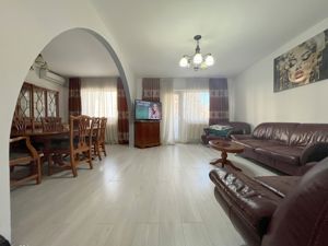 Apartament cu 5 camere, Zona Lipovei - imagine 6