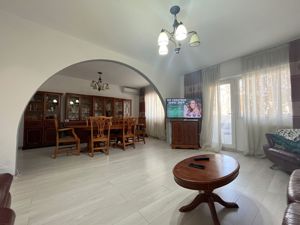 Apartament cu 5 camere, Zona Lipovei - imagine 4