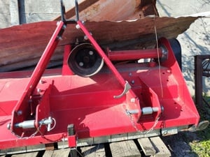 Vând tocătoare resturi vegetale 155