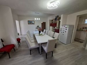 Str. Valea Borcutului (zona plana)   casa pe parter, renovata recent, teren 850 mp - imagine 2