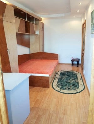 De inchiriat apartament 2 camere decomandat transformat in 3 camere,  250 Euro. - imagine 3