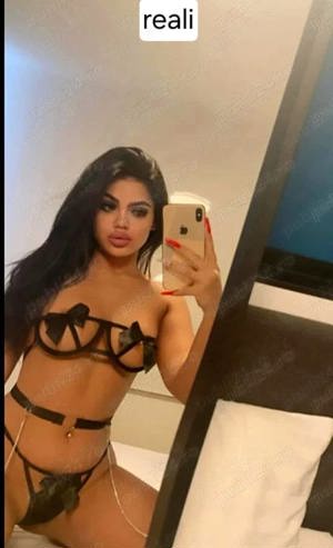 Doar show. nu fac întalniri. astept ms pe watss ap 