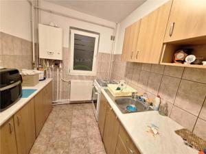 Apartament 3 camere decomandate zona Zimbru