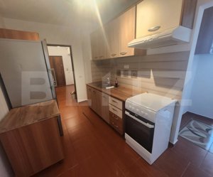 Apartament de inchiriat, cu 3 camere, decomandat, 74 mp, zona-centru - imagine 2