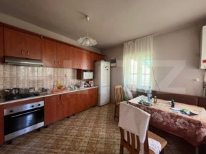 Casă cu 3 camere, 161 mp, cu curte comună, zona-ultracentral - imagine 4