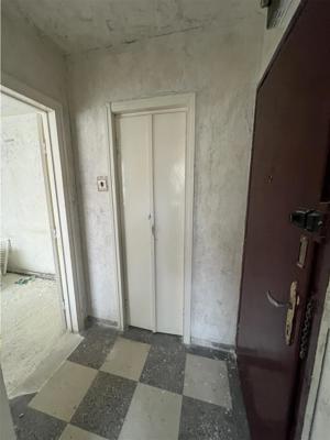 Apartament cu 2 camere si balcon la etaj intermediar zona Terezian - imagine 9