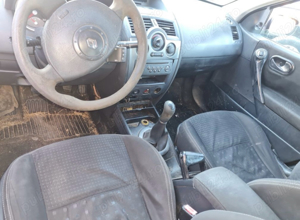 Dezmembrez Renault Megane 1.5 diesel - imagine 5