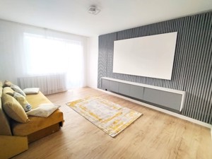 Apartament 2 camere,  Ultracentral, etaj 2, zona Orange Shop! - imagine 2