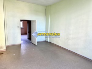 Spatiu comercial de inchiriat cu vad in Cetate suprafata de 330 mp - imagine 18