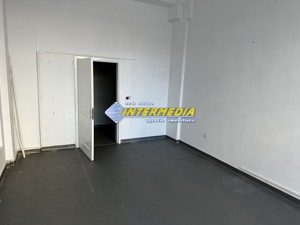 Spatiu comercial de inchiriat cu vad in Cetate suprafata de 330 mp - imagine 3