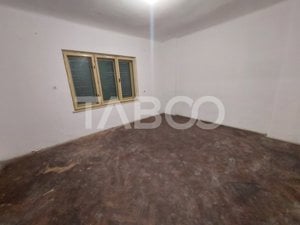 Apartament decomandat de vanzare 3 camere 78 mpu pivnita Trei Stejari