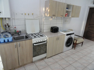 Apartament 2 camere etaj 2 zona UTA, centrala pe gaz, 71 mp - imagine 3