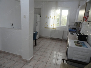 Apartament 2 camere etaj 2 zona UTA, centrala pe gaz, 71 mp - imagine 9