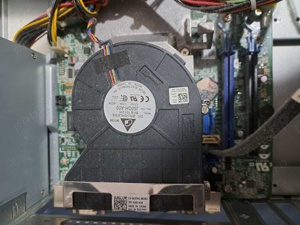 Desktop cu monitor,tastatură și mouse. - imagine 3