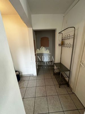 Apartament parter cu centrala vis-a-vis de Biserica Sf Petru si Pavel - imagine 6