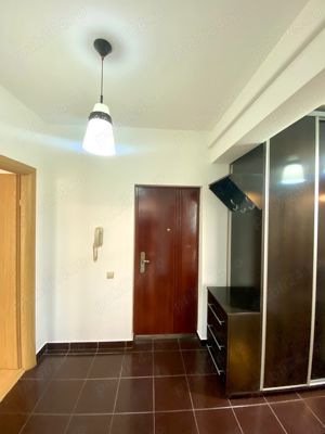 Sub pretul pietei! Apartament 2 camere, 2 parcari, zona TERRA - imagine 3