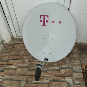 Antena parabolică cu LNB HD cu 4 ieșiri 