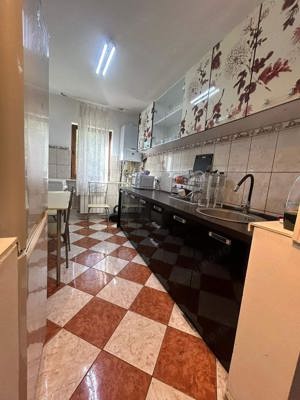 De vanzare 3 camere zona piata mare , mobilat , utilat , renovat , 63500 e - imagine 8