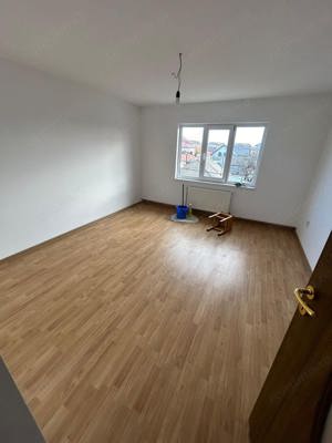 De vanzare Vila zona 5 drumuri, 235000 e - imagine 8