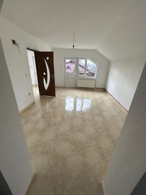 De vanzare Vila zona 5 drumuri, 235000 e - imagine 4