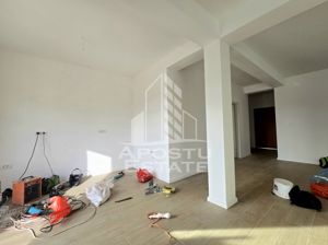 Jumatate de duplex pe parter cu 3 camere, 2 bai si terasa, Sag - imagine 3