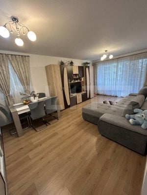 De vânzare apartament 2 camere, 52 mp, cartier Tractoru