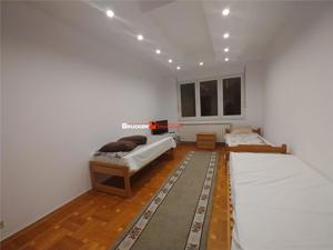 De inchiriat apartament cu 5 dormitoare, living, bucatarie si 3 bai - imagine 10