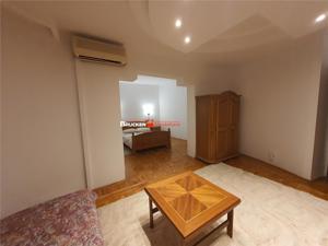 De inchiriat apartament cu 5 dormitoare, living, bucatarie si 3 bai - imagine 7