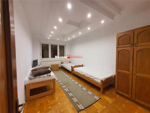 De inchiriat apartament cu 5 dormitoare, living, bucatarie si 3 bai - imagine 8