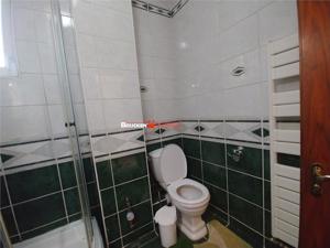 De inchiriat apartament cu 5 dormitoare, living, bucatarie si 3 bai - imagine 20