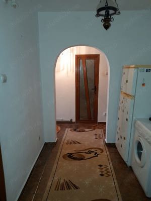 Închiriez apartament 2 camere decomandat zona Alexandru cel Bun - imagine 5