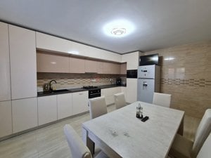 Casa Perfectă pentru Familie - 300mp - Eleganță și Locație Ideală - imagine 4