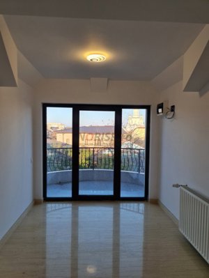 Casa Perfectă pentru Familie - 300mp - Eleganță și Locație Ideală - imagine 17