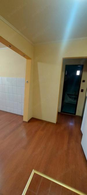 Apartament 2 camere zona Crisan 50mp etajul 3 mobilat Pret 64.000eur - imagine 2