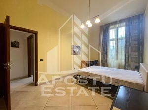 Apartament 3 camere, curte cu acces auto, ULTRACENTRAL - imagine 6