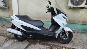 Scuter SUZUKI Burgman 200 (1.400 km)