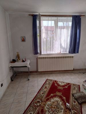 Vand apartament 3 camere CUGIR central. - imagine 6