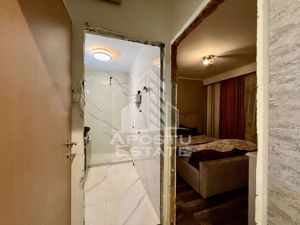 Apartament 2 camere, etaj 1, centrala proprie, zona Olimpia Complex - imagine 9