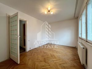 Apartament 2 camere, etaj 2, centrala proprie, zona Tipografilor - imagine 3