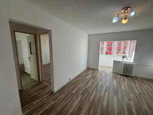 Apartament spațios cu 2 camere -zona Umt