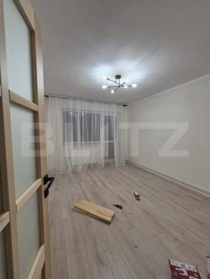 Apartament de 4 camere semidecomandat, etaj intermediar, zona Pod Calvaria  - imagine 2