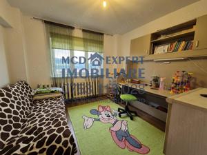 Apartament în Zona Mihai Viteazu   4 Camere, 100 mp, Priveliște Spre Munte - imagine 2