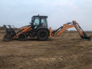 Închiriez buldoexcavator