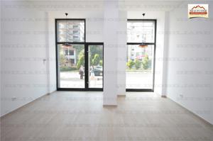 NOU ! Spatiu comercial cu vad excelent, S=50 mp, zona Ultracentrala - imagine 3