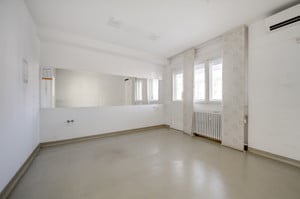 Apartament situat într-un imobil cu o poveste de măiestrie inginerească!   - imagine 7