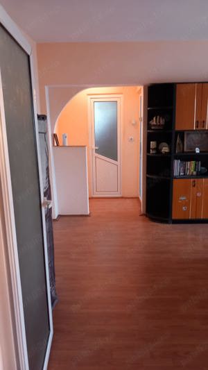 Vand apartament 2 camere  - imagine 3